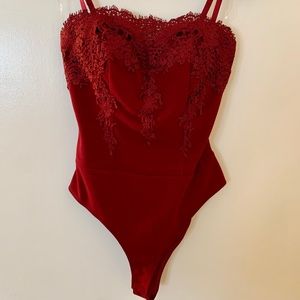❕sold❕Fashion Nova Lace Bodysuit